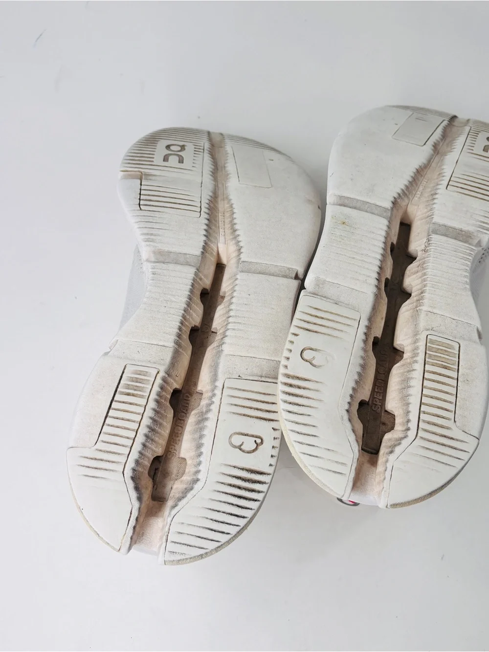 On Cloud Running Shoes Womens 9 Cream white Athletic Sneakers Lace Up - Picture 9 of 9
